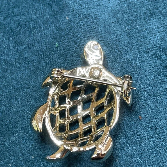 Vintage Gerry’s Gold Tone Metal Sea Turtle Brooch Pin - Picture 4 of 6